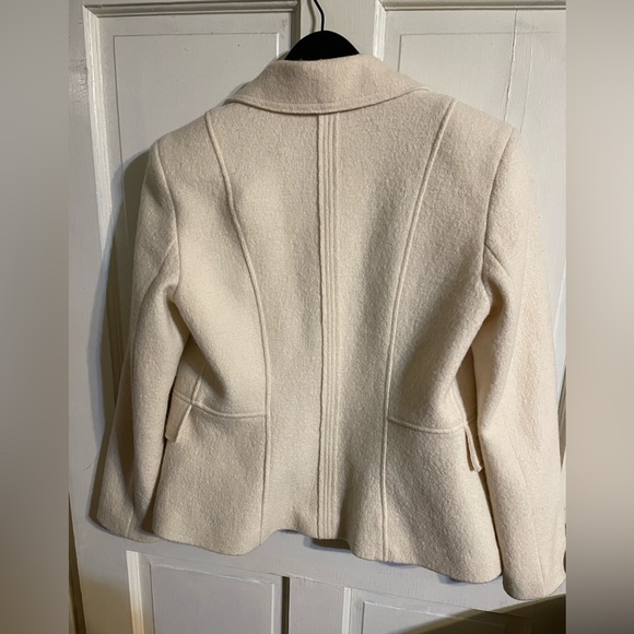 classy winter blazer ❄️ - Picture 6 of 7